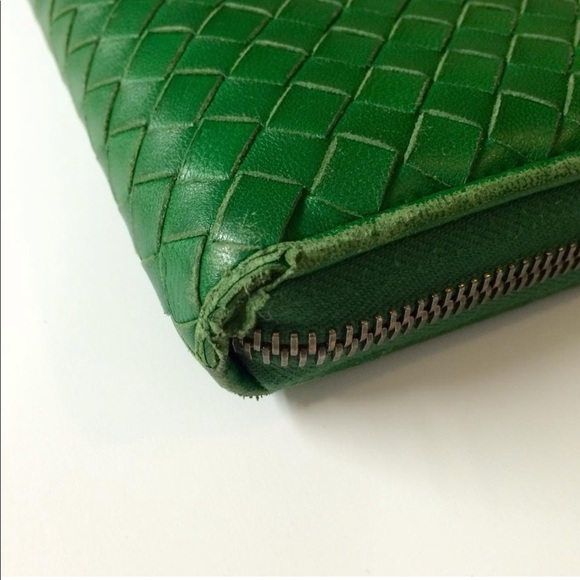 Bottega Veneta Zip Around Wallet - Picture 8 of 8